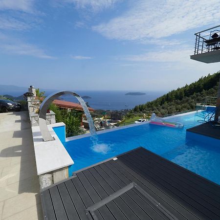 Sky Sea Resort & Villas 메갈리 아모스 외부 사진