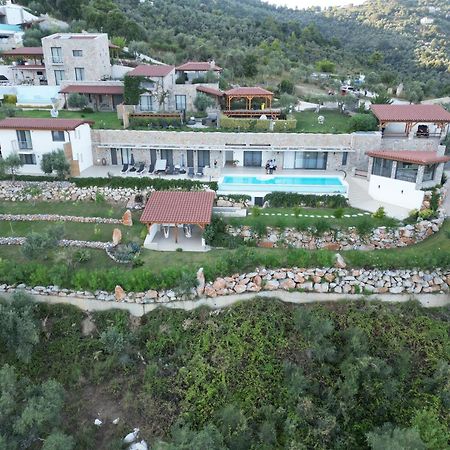 Sky Sea Resort & Villas 메갈리 아모스 외부 사진