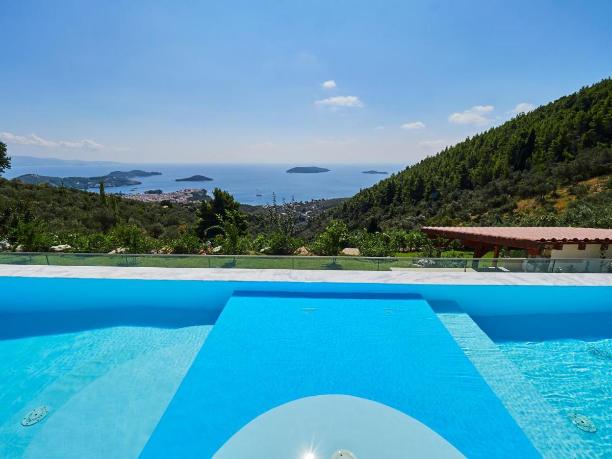 Sky Sea Resort & Villas 메갈리 아모스 외부 사진
