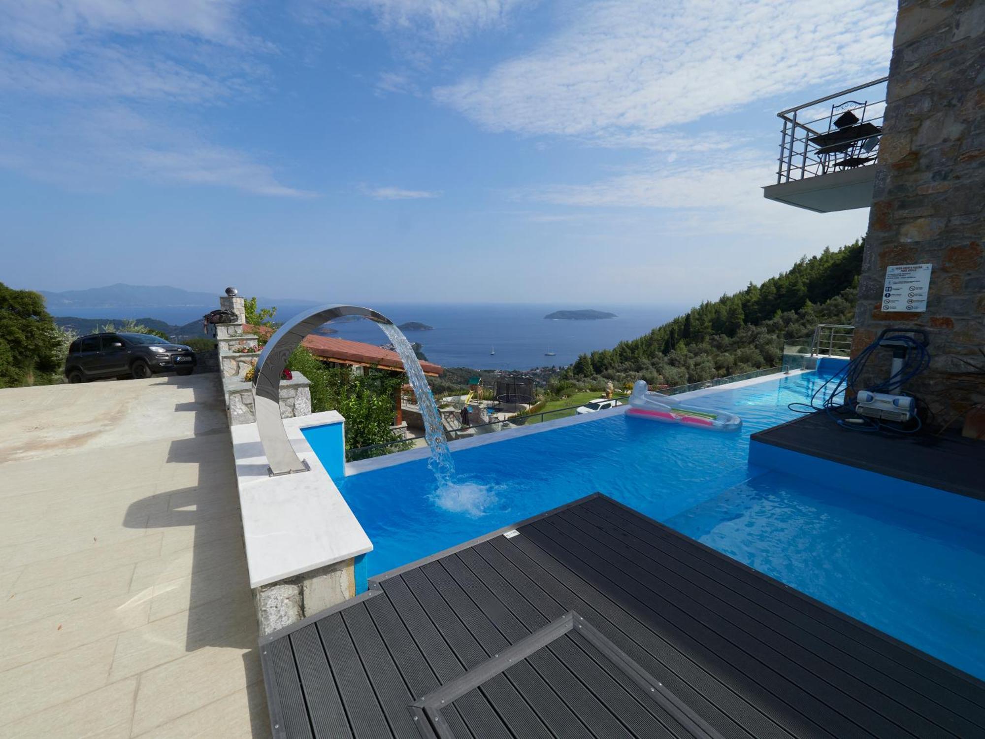 Sky Sea Resort & Villas 메갈리 아모스 외부 사진