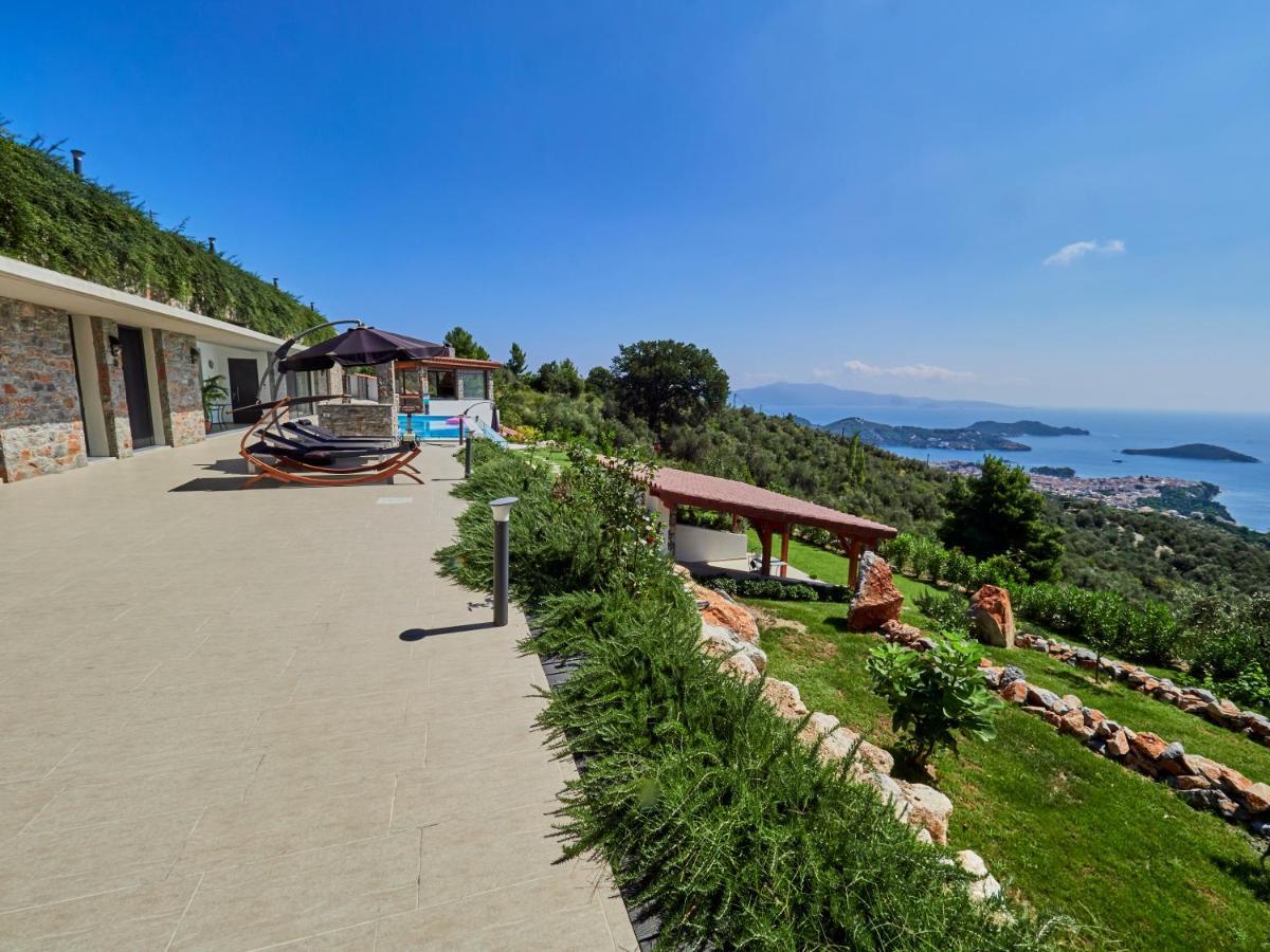 Sky Sea Resort & Villas 메갈리 아모스 외부 사진