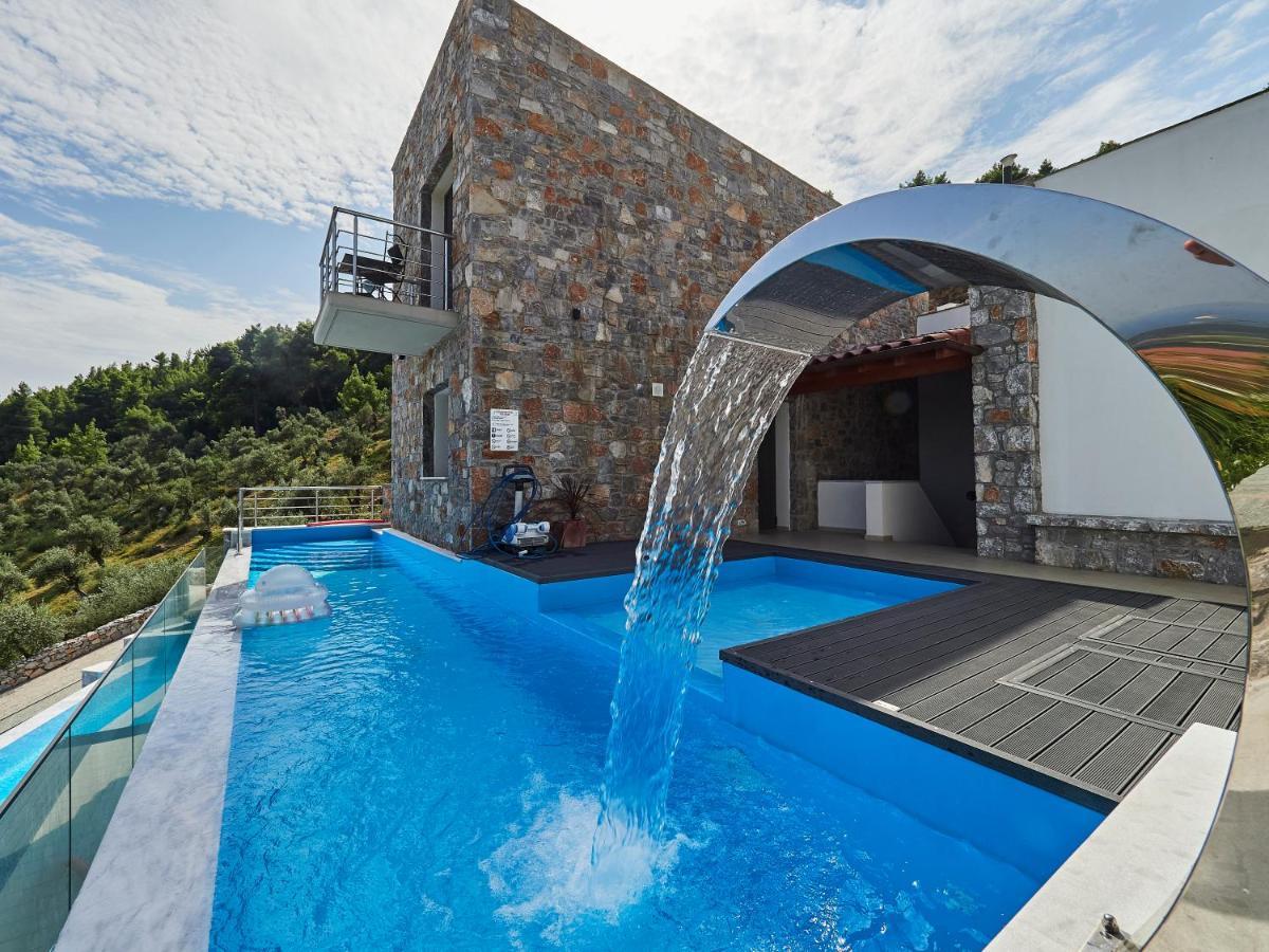 Sky Sea Resort & Villas 메갈리 아모스 외부 사진