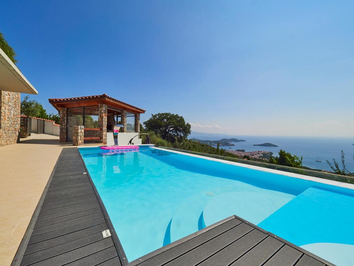 Sky Sea Resort & Villas 메갈리 아모스 외부 사진