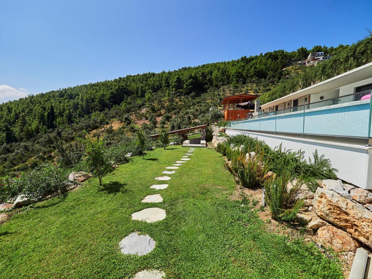 Sky Sea Resort & Villas 메갈리 아모스 외부 사진