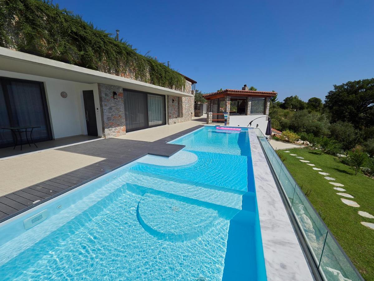 Sky Sea Resort & Villas 메갈리 아모스 외부 사진