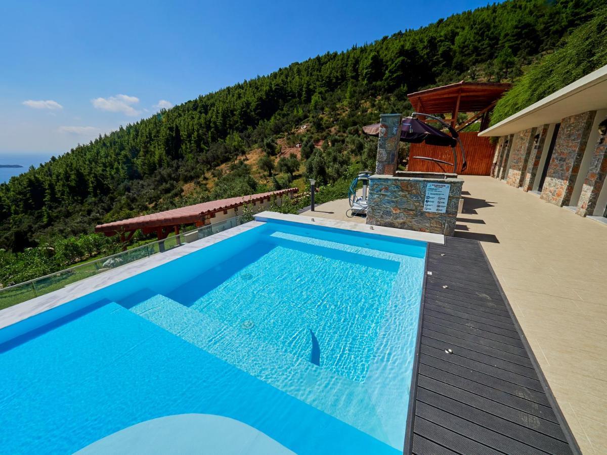 Sky Sea Resort & Villas 메갈리 아모스 외부 사진
