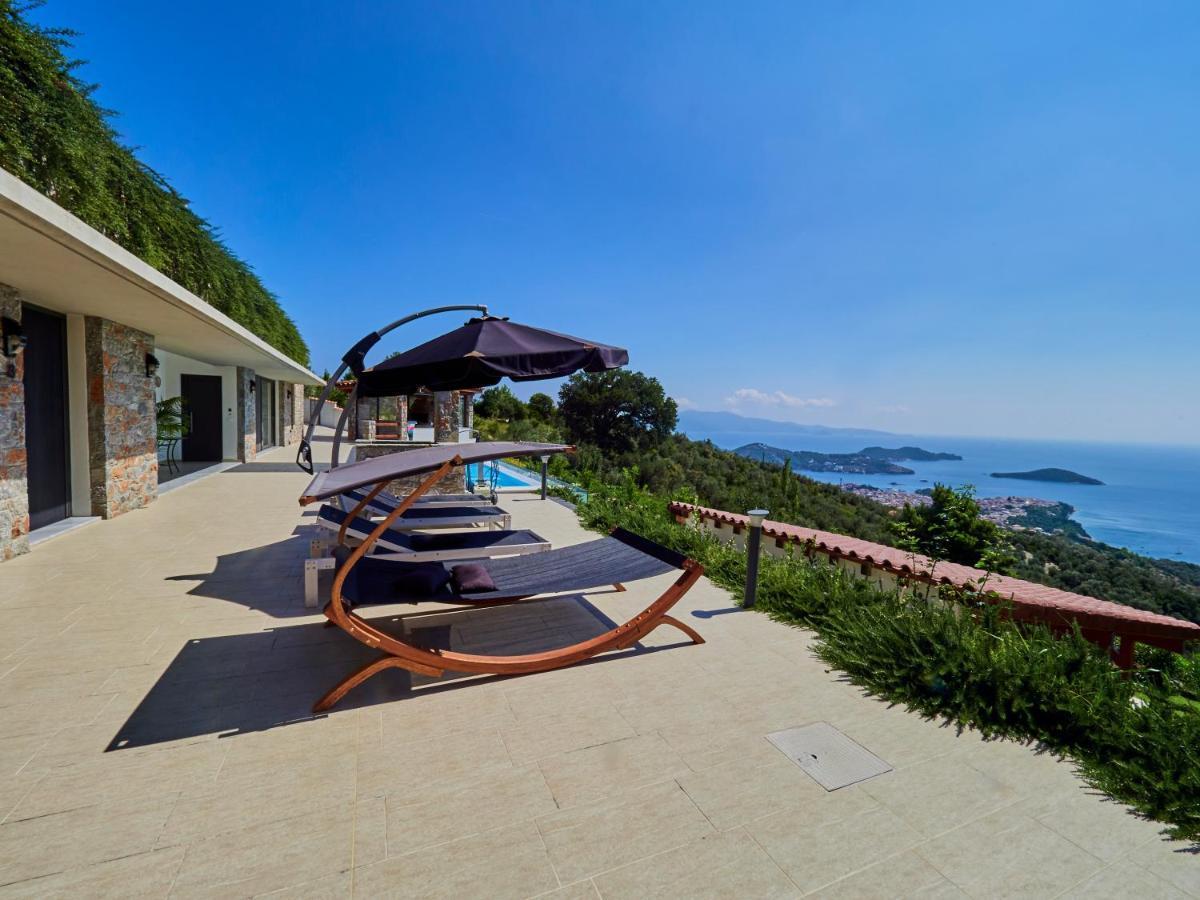 Sky Sea Resort & Villas 메갈리 아모스 외부 사진