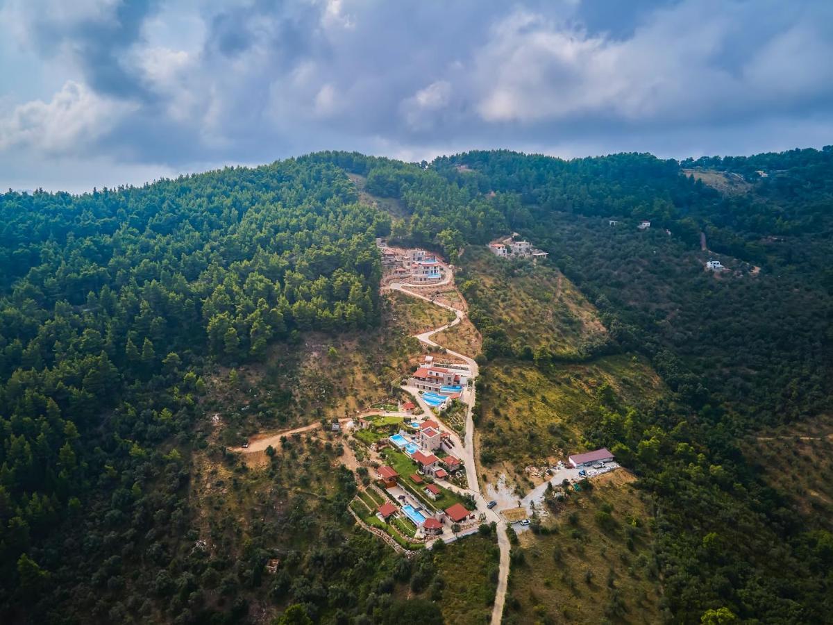 Sky Sea Resort & Villas 메갈리 아모스 외부 사진