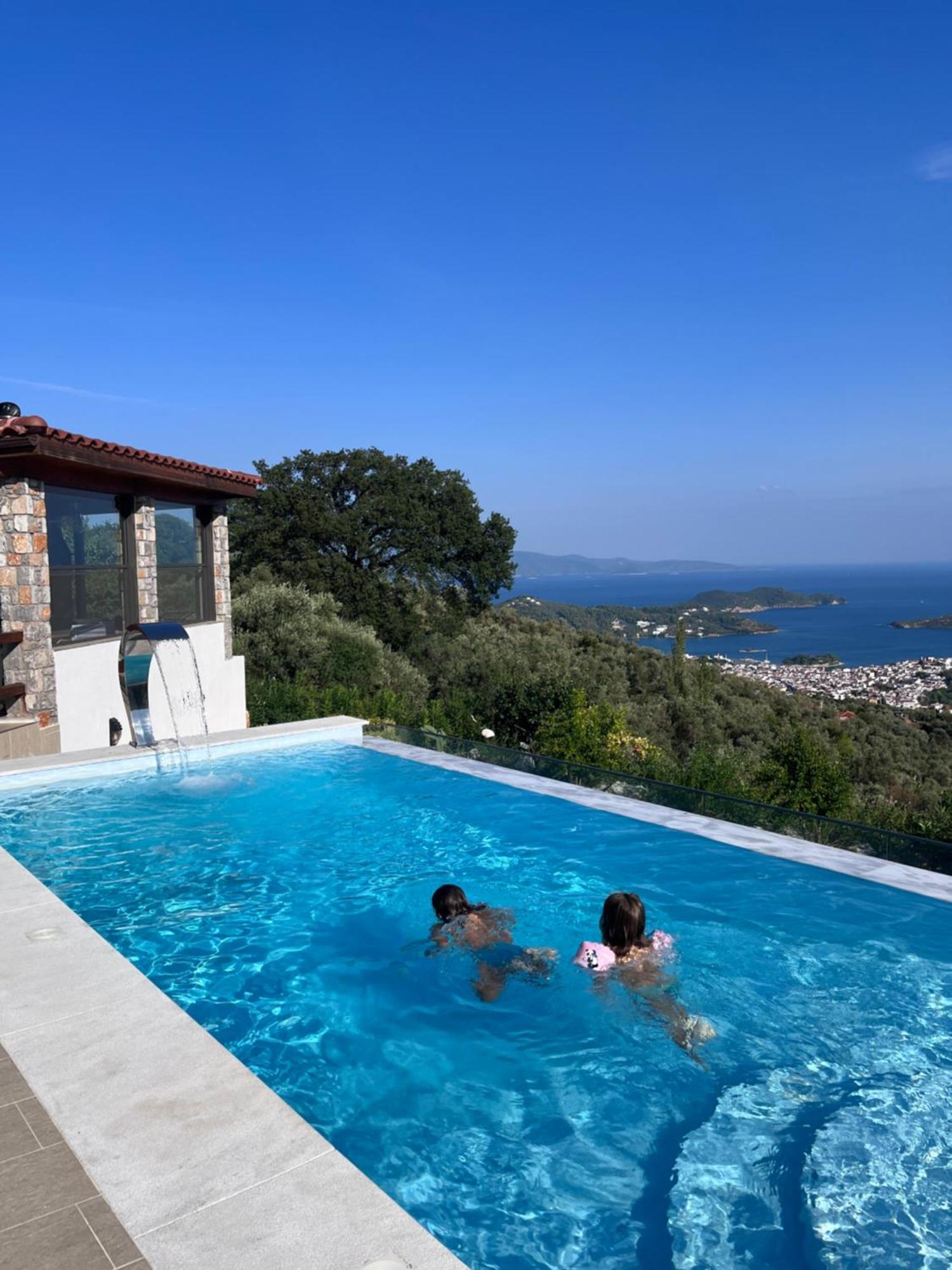 Sky Sea Resort & Villas 메갈리 아모스 외부 사진