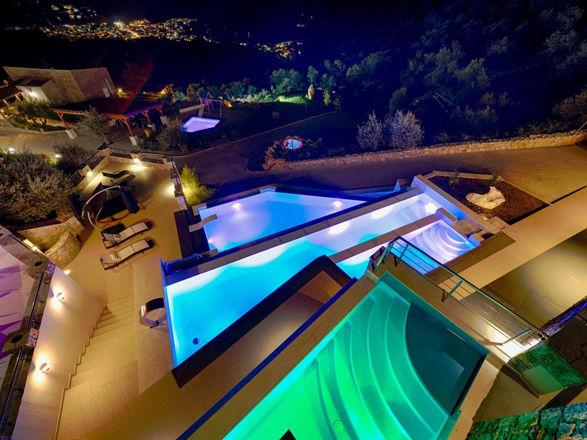 Sky Sea Resort & Villas 메갈리 아모스 외부 사진