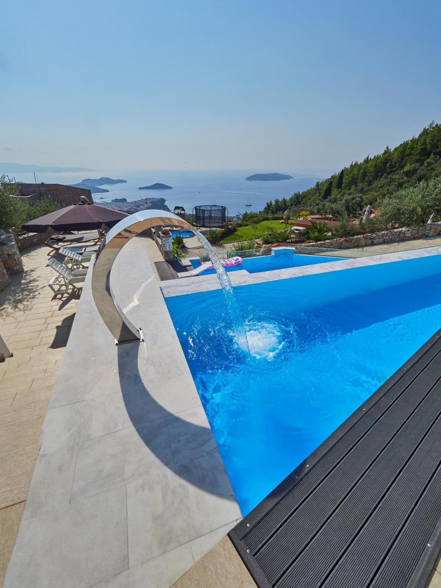 Sky Sea Resort & Villas 메갈리 아모스 외부 사진