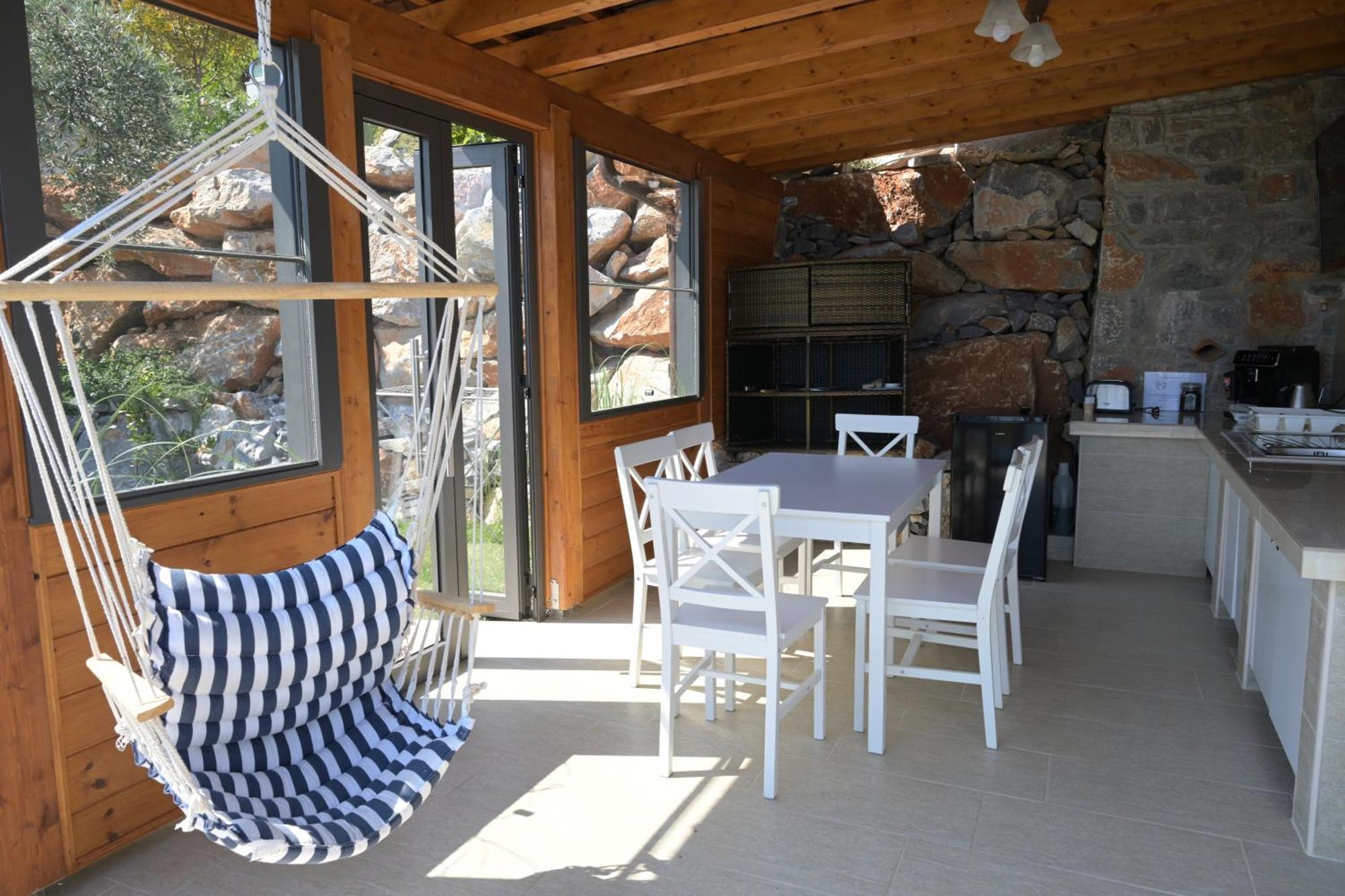 Sky Sea Resort & Villas 메갈리 아모스 외부 사진