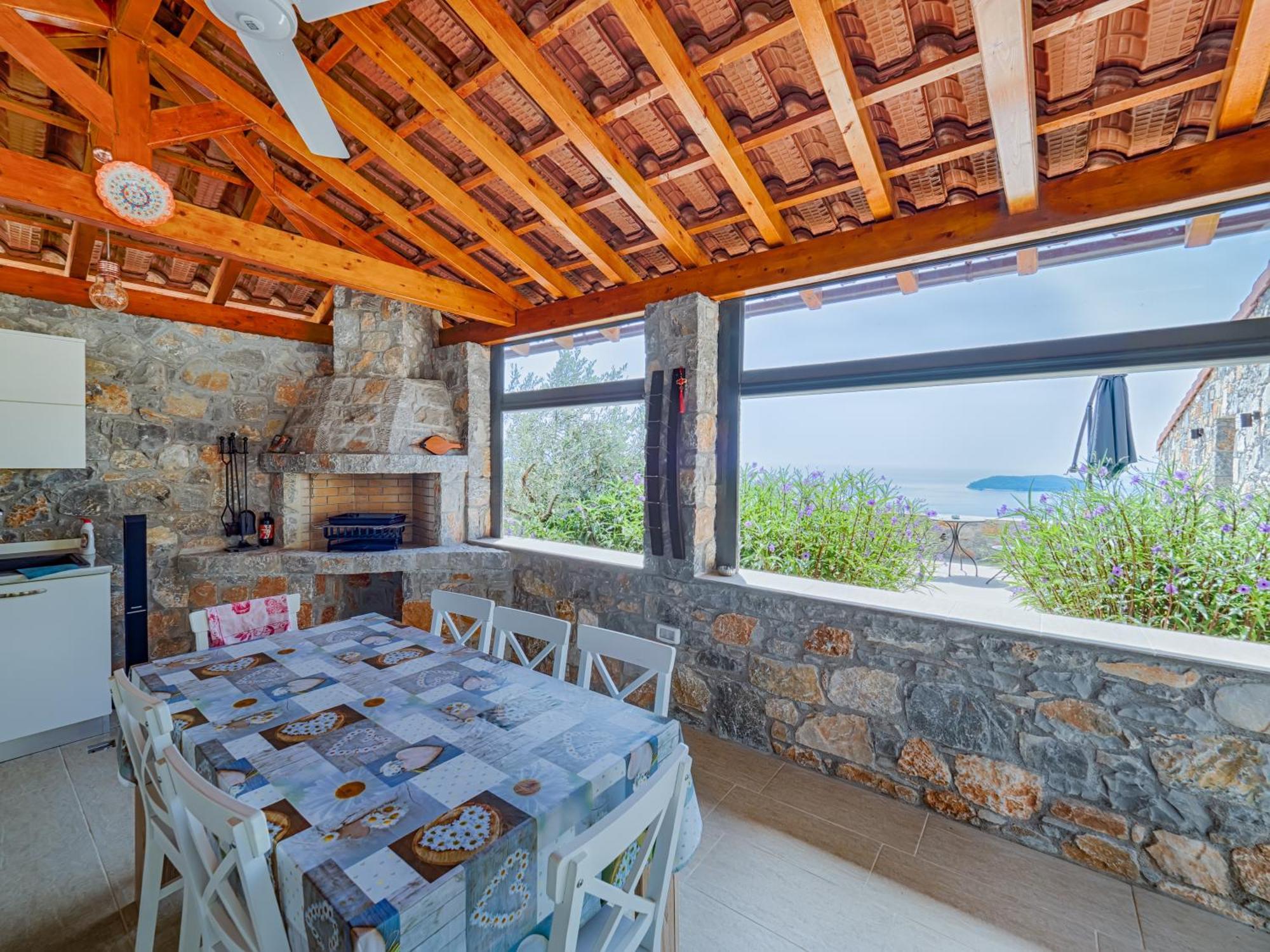 Sky Sea Resort & Villas 메갈리 아모스 외부 사진
