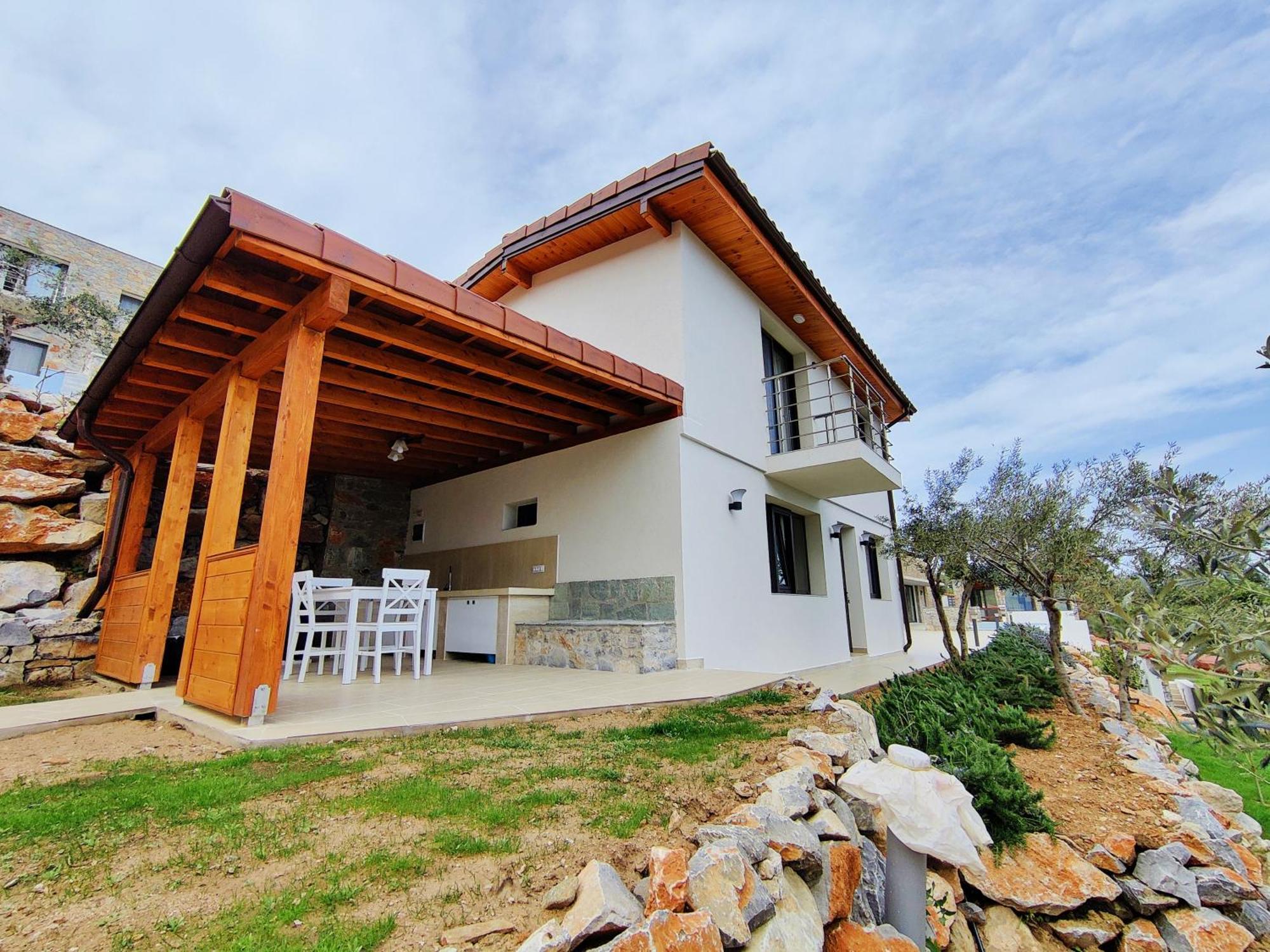 Sky Sea Resort & Villas 메갈리 아모스 외부 사진